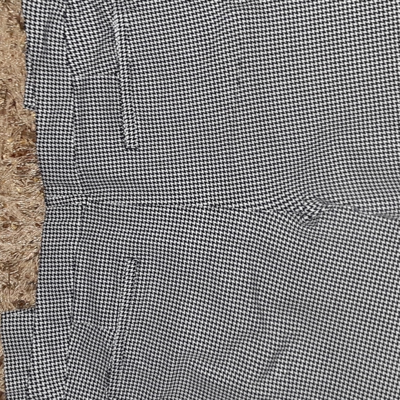 Old Navy Mid Rise Dress Capris - Picture 3 of 3